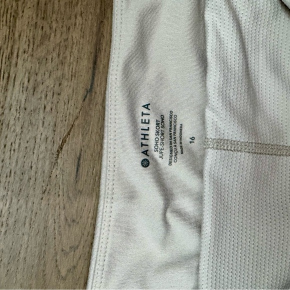 Athleta Khaki Skort Brooklyn 16" length NWOT❤️ - Picture 5 of 6